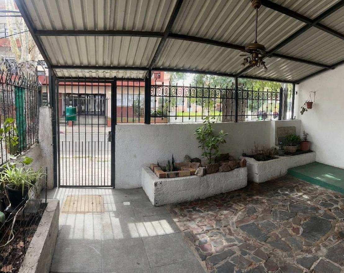 Venta Casa 3 dormitorios 2 baños, Brazo Oriental