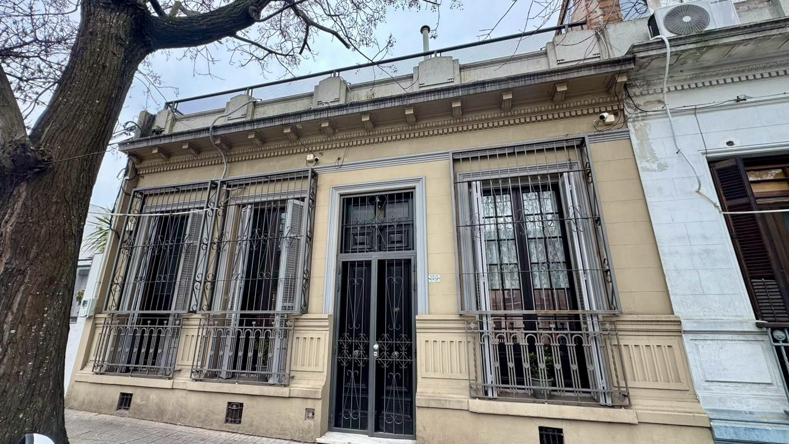 Alquiler de Casa Totalmente Reciclada en La Comercial, Montevideo.