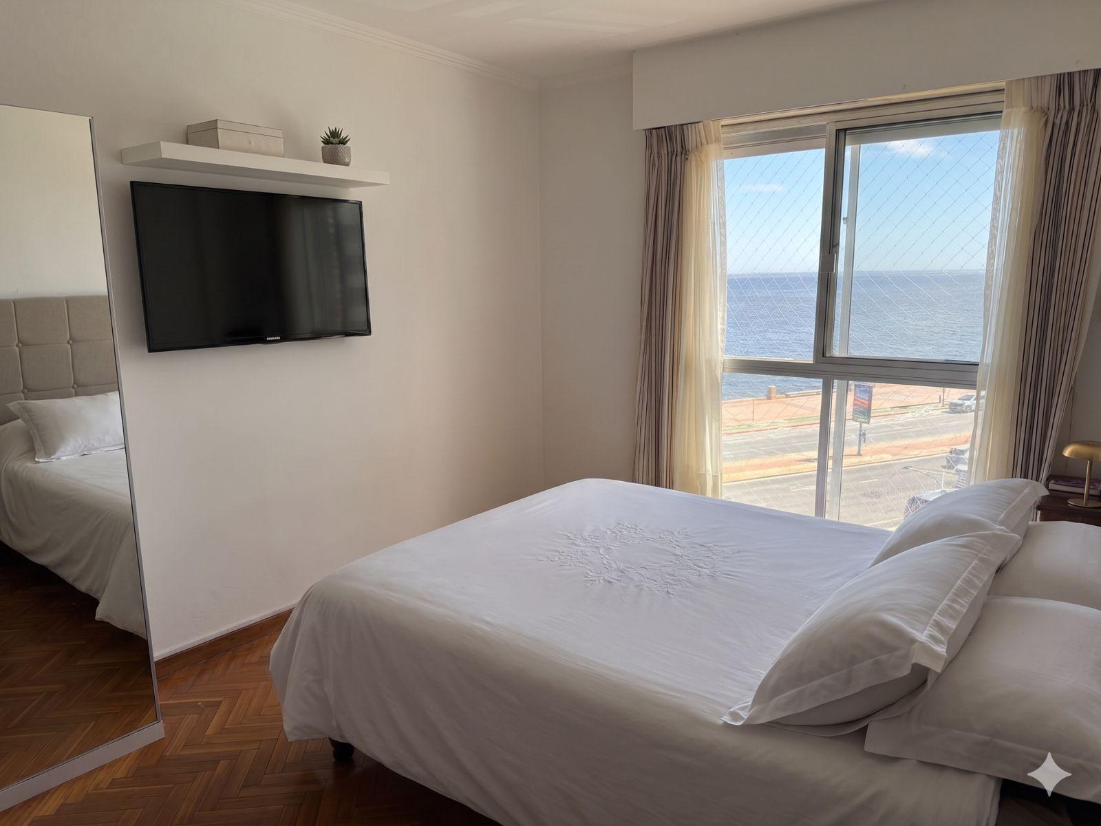 Venta Apartamento 3 dormitorios con vista al mar en excelente zona de Centro.