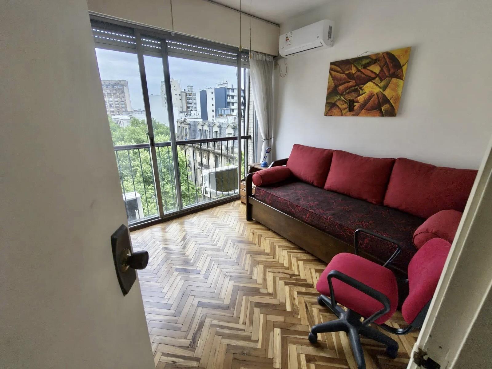Alquiler de Apartamento Amoblado de 2 dormitorios en el Centro, Montevideo · Foto 1