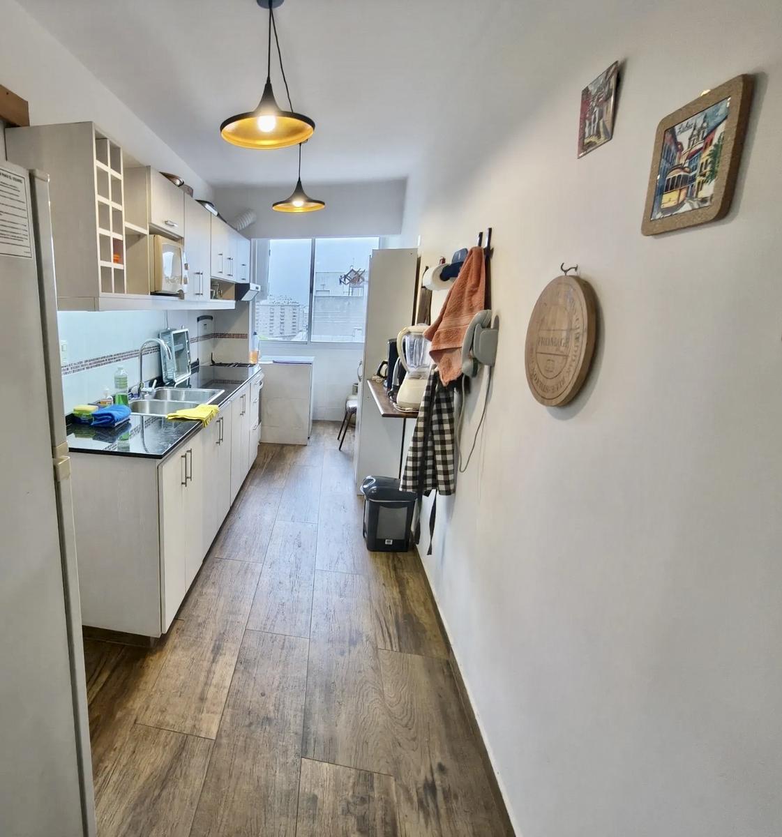 Alquiler de Apartamento Amoblado de 2 dormitorios en el Centro, Montevideo · Foto 6
