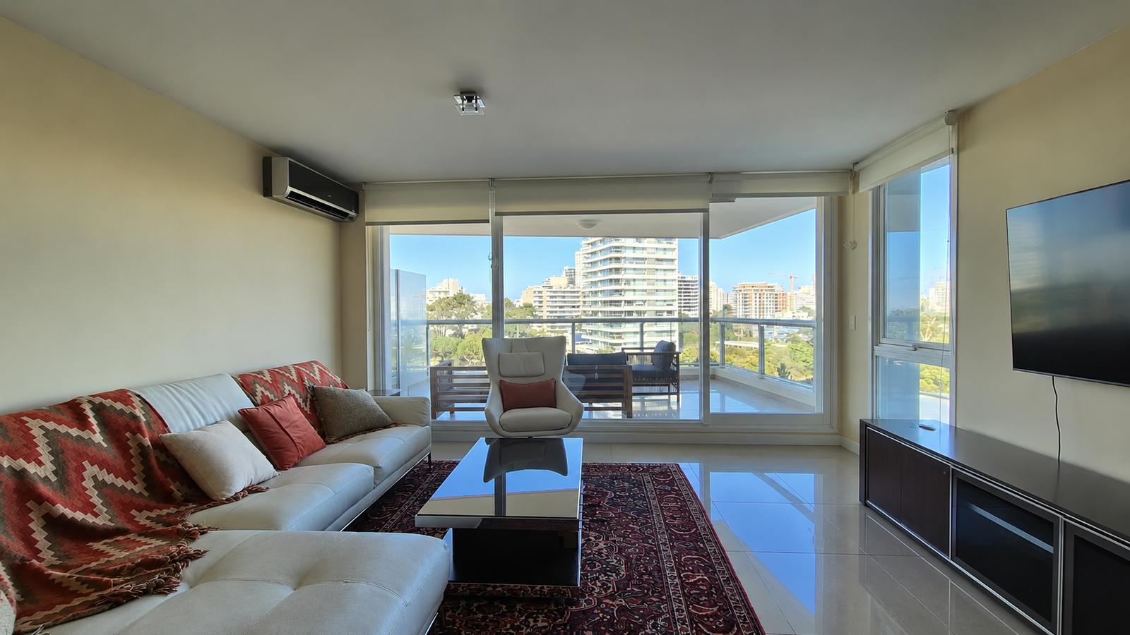 Venta de Apartamento 3 dormitorios, Playa Brava, Torre One Punta del Este