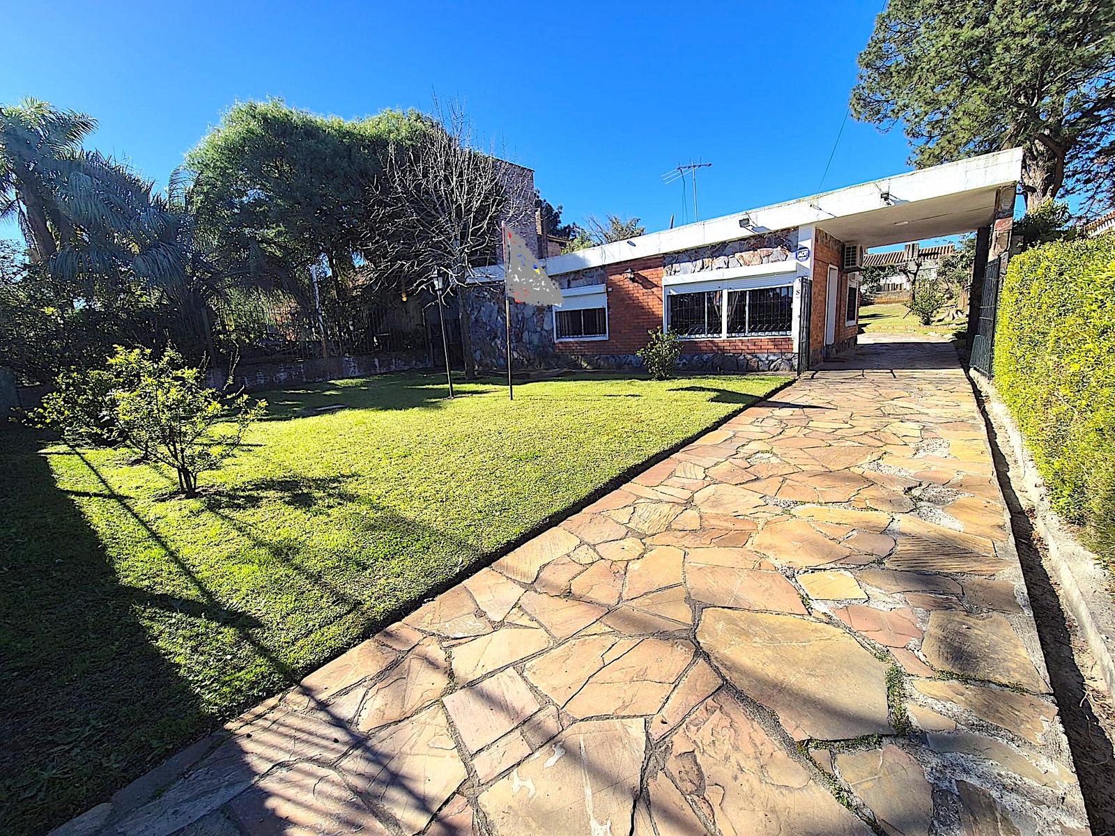 Casa Venta 3 Dormitorios Barbacoa Garaje x 3 a 50 mtrs Rambla Costanera Solymar - foto 1