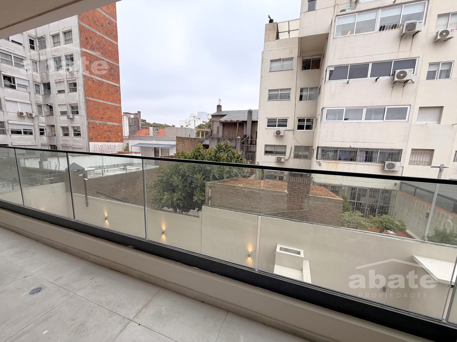 Alquiler Apartamento 1 dormitorio- Parque Rodó - Deco Maggiolo Gran terraza · Foto 4