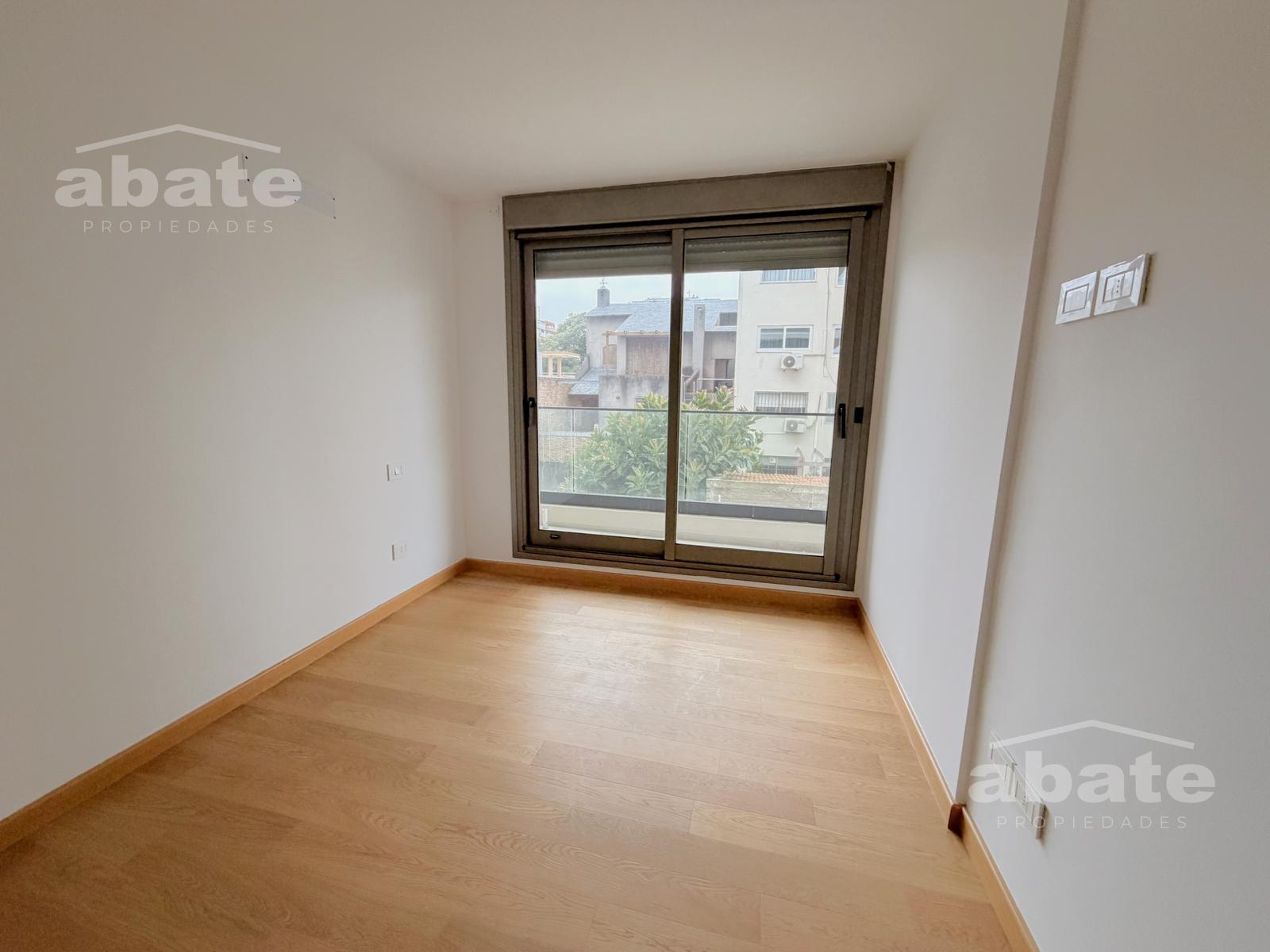 Alquiler Apartamento 1 dormitorio- Parque Rodó - Deco Maggiolo Gran terraza · Foto 5