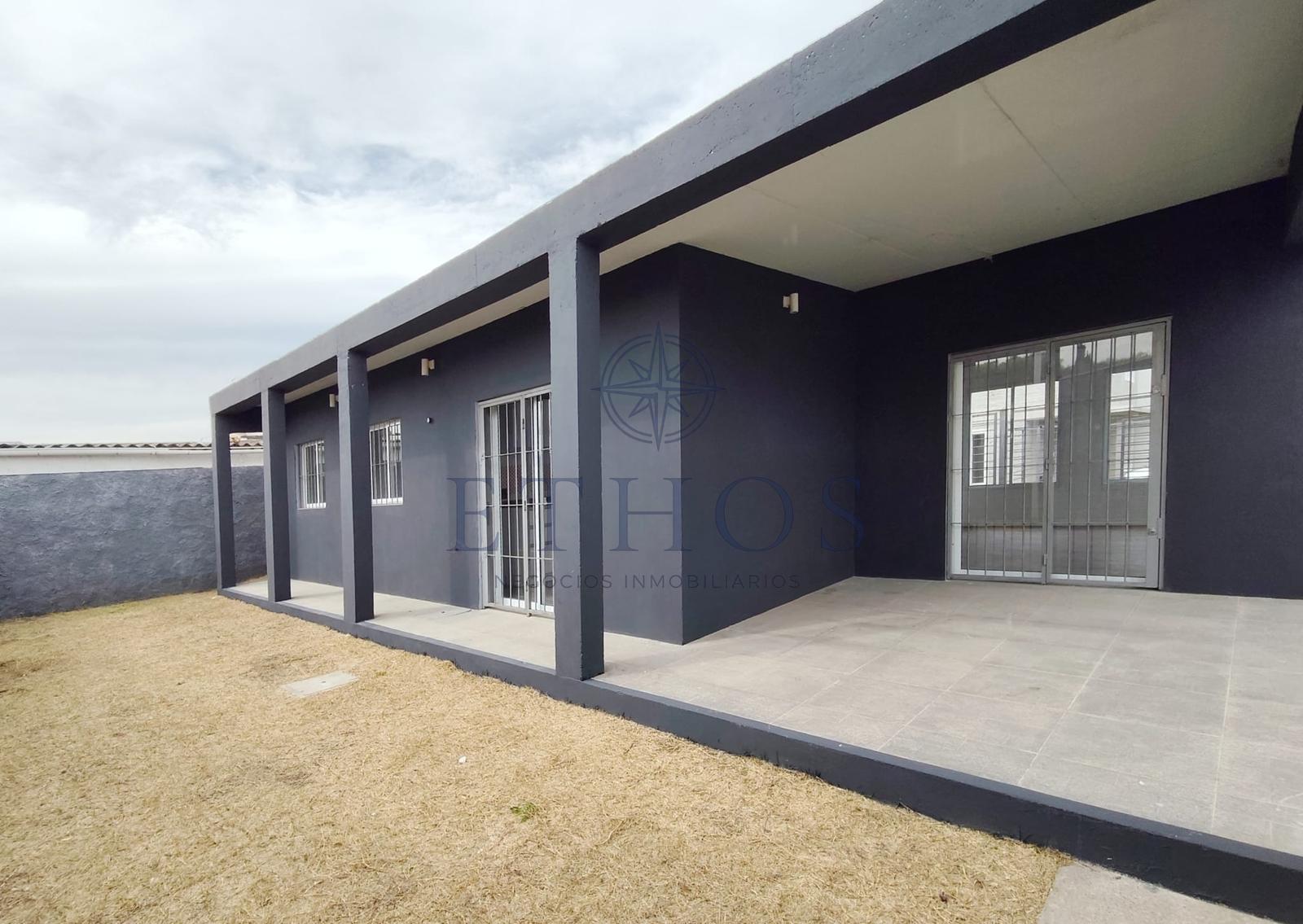 ALQUILER Casa en PH 2 dormitorios y cochera