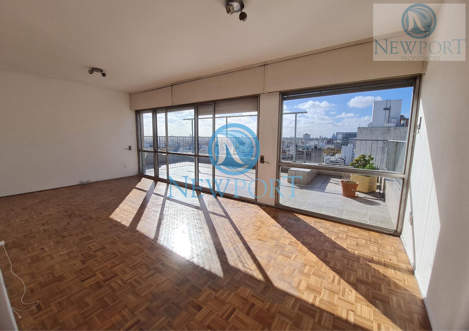 Apartamento en Cordón, penthouse, 2 dorms, 2 baños, losa radiante central.