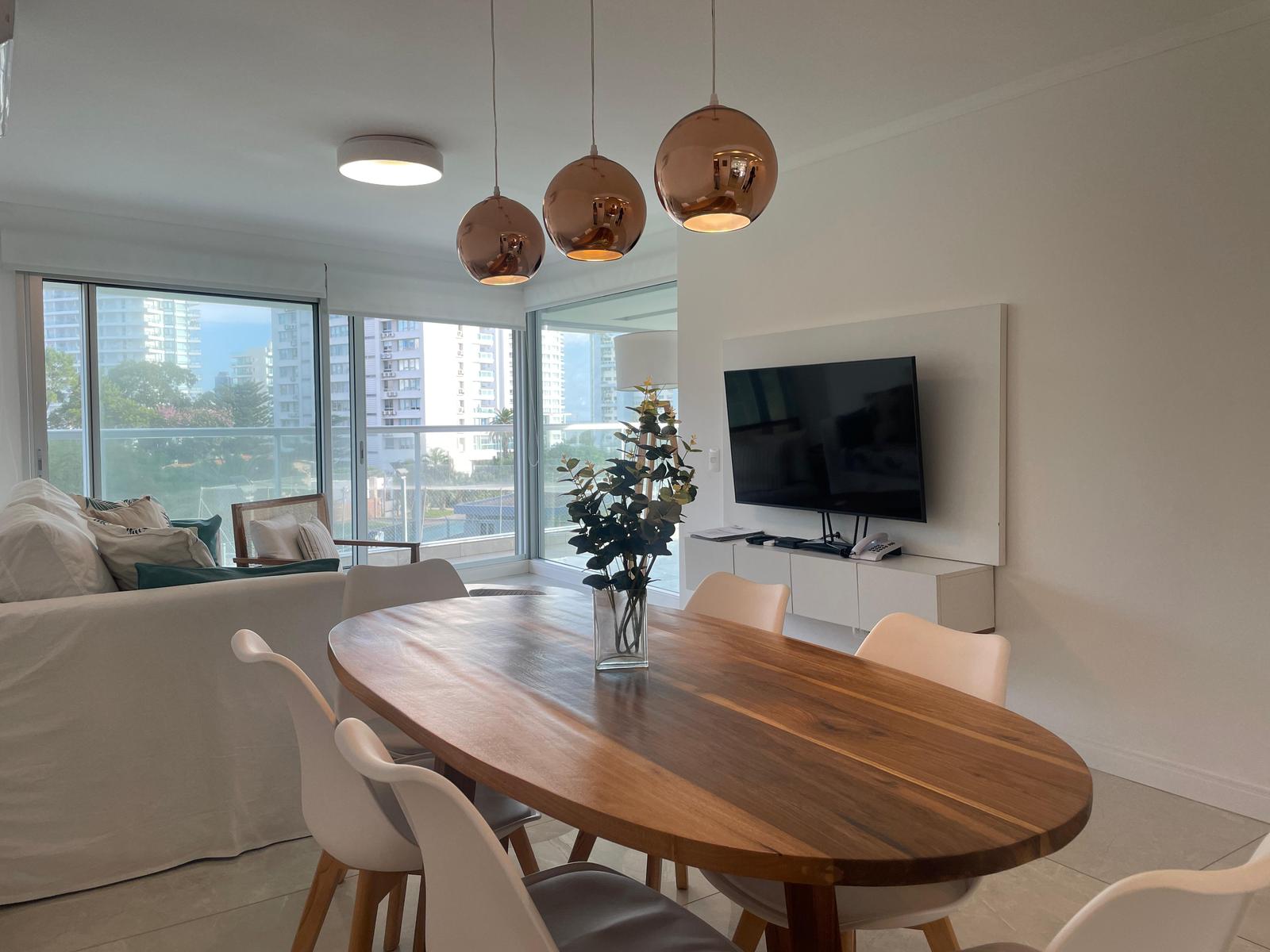 Alquiler Invernal Apartamento 2 Dormitorios, Parrillero, Amenities, Playa Mansa · Foto 2