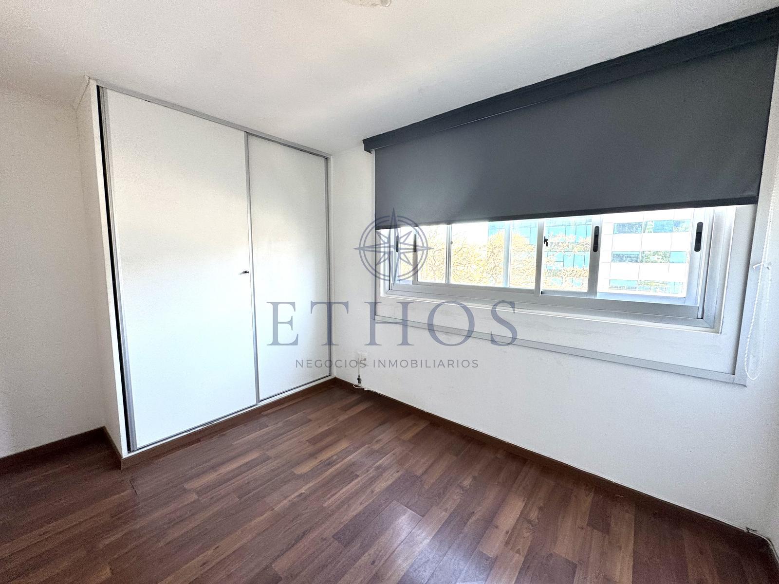 Alquiler Punta Carretas, 2 dorm, 2 baños, garaje · Foto 7