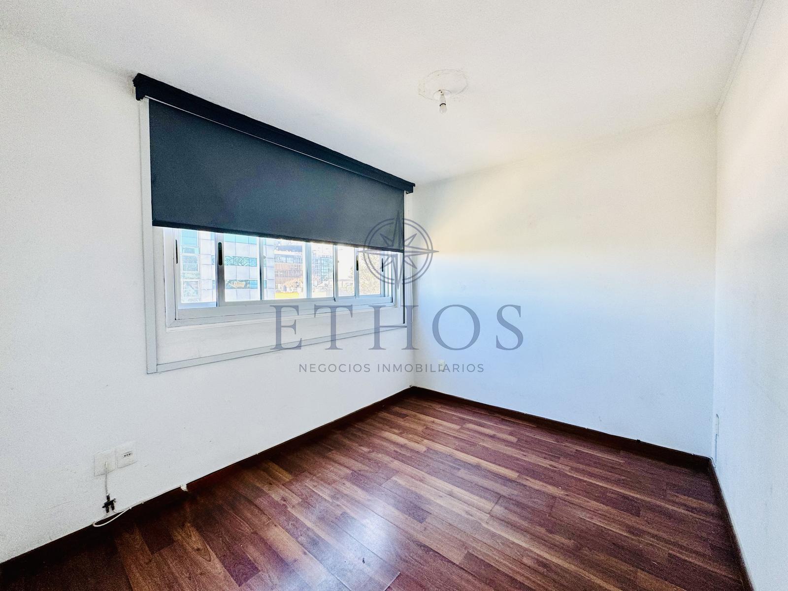 Alquiler Punta Carretas, 2 dorm, 2 baños, garaje · Foto 10