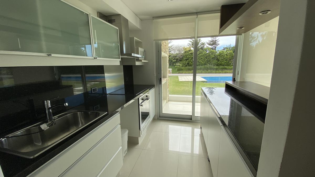 Apto, 2 dorm en suite, parrillero propio, amenitties - Playa Brava · Foto 8