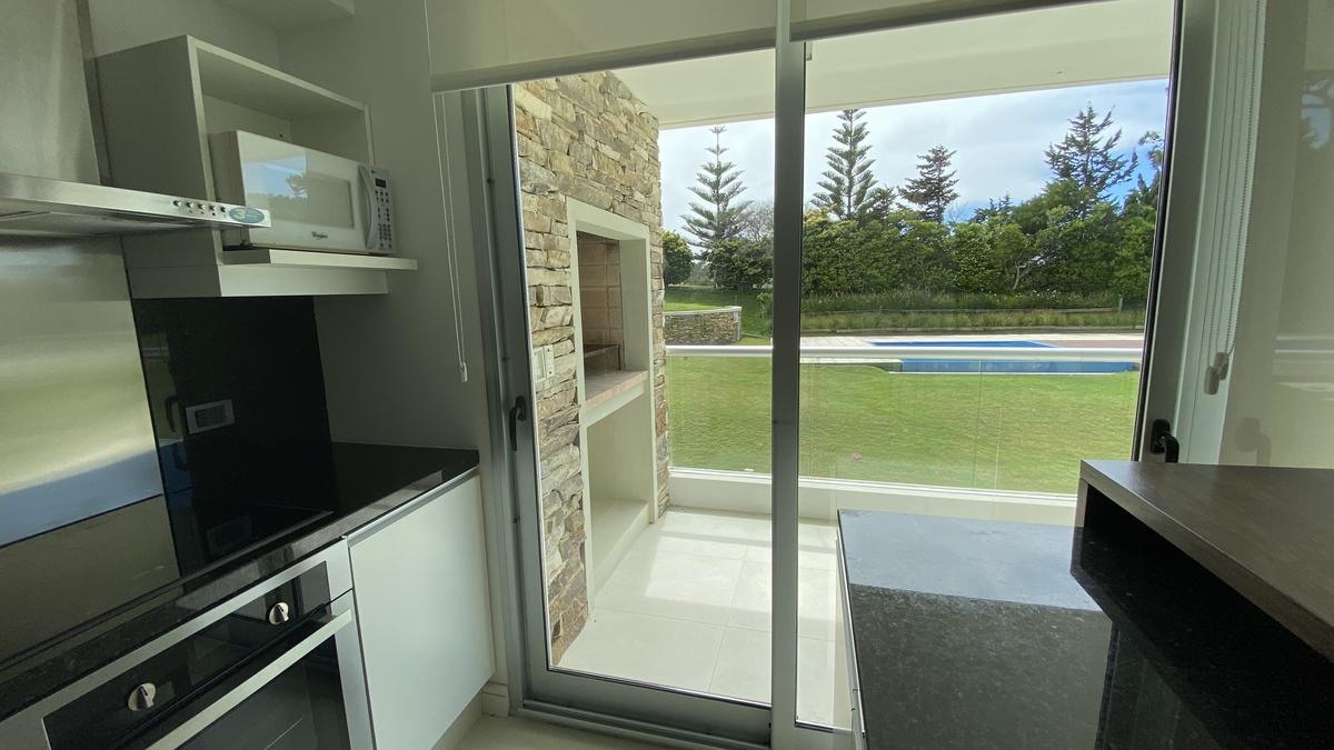 Apto, 2 dorm en suite, parrillero propio, amenitties - Playa Brava · Foto 9