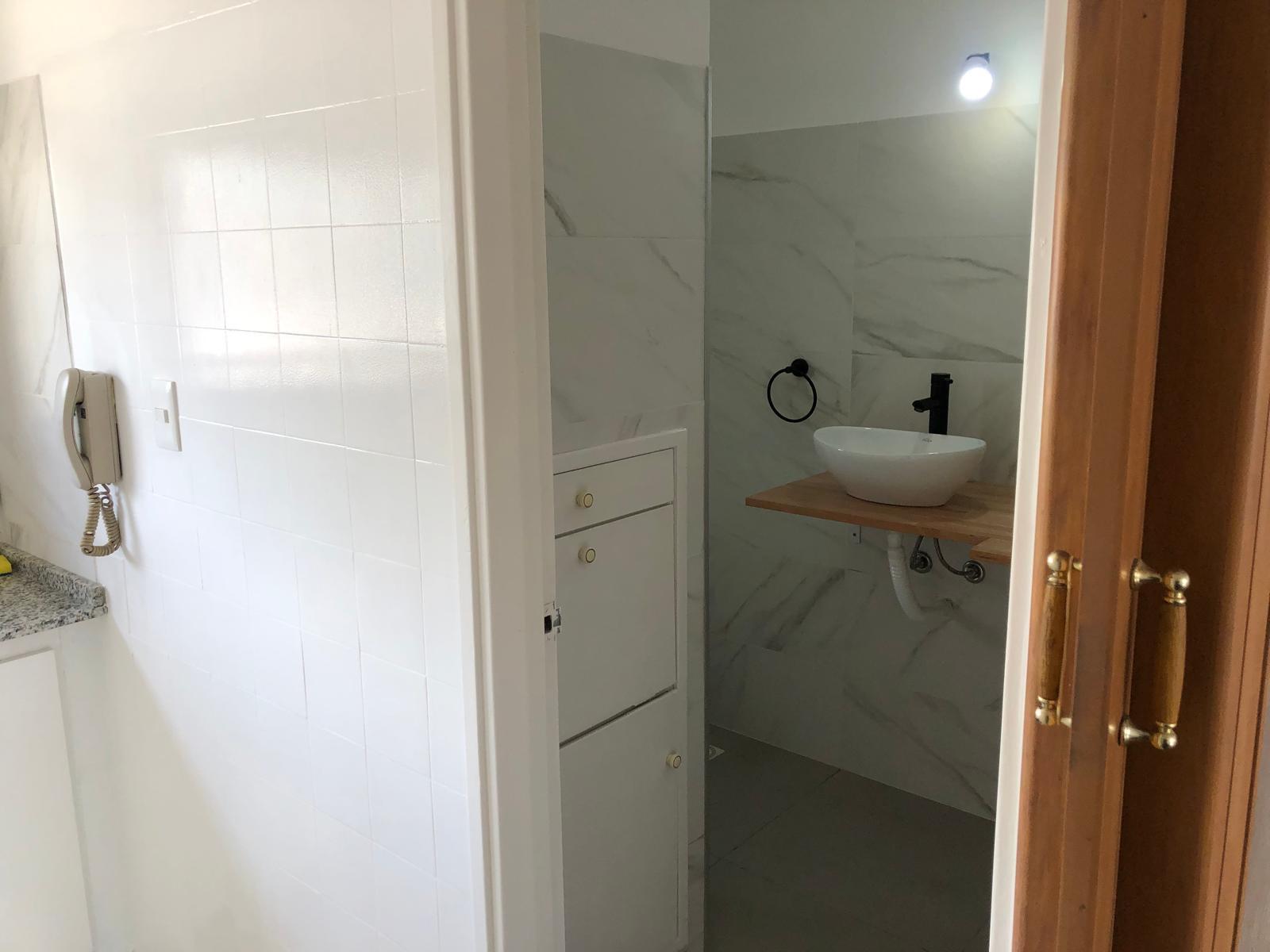 Alquiler Apartamento 1 Dormitorio Con Garage – Ciudad Vieja / A Pasos De Plaza Independencia · Foto 9