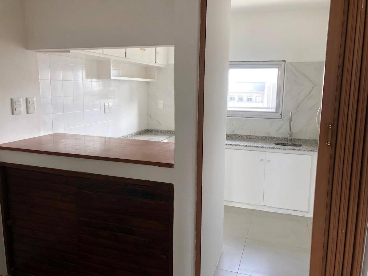 Alquiler Apartamento 1 Dormitorio Con Garage – Ciudad Vieja / A Pasos De Plaza Independencia · Foto 12