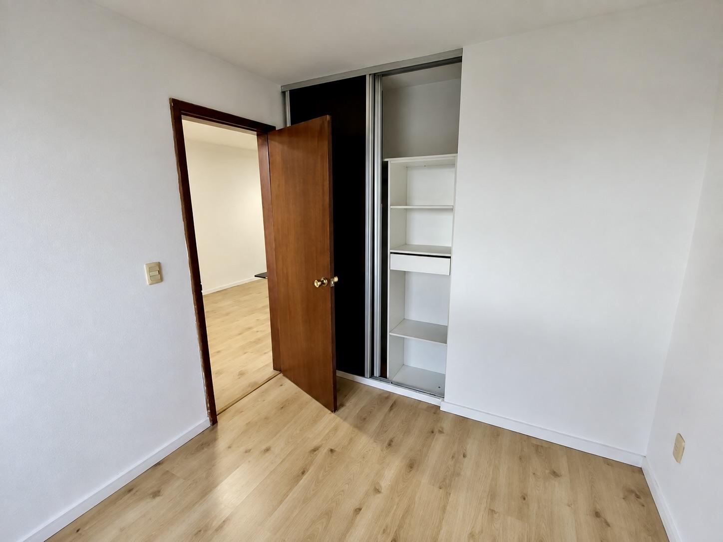 Alquiler de Apartamento de 1 dormitorio con balcón en Parque Rodó, Montevideo. · Foto 11
