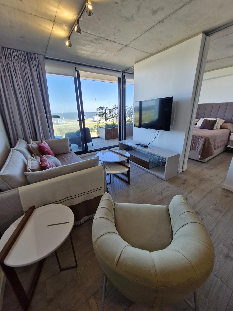 Apartamento en Playa Mansa · Foto 9