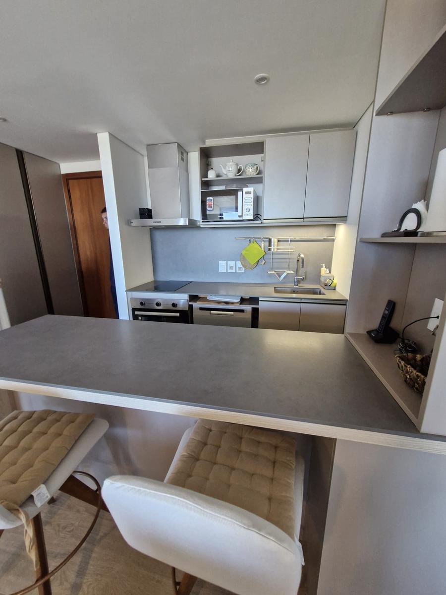 Apartamento en Playa Mansa · Foto 11