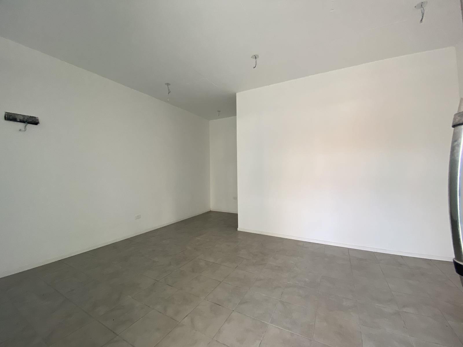Alquiler De Local Comercial Con Garage En Zona Cordón. · Foto 5