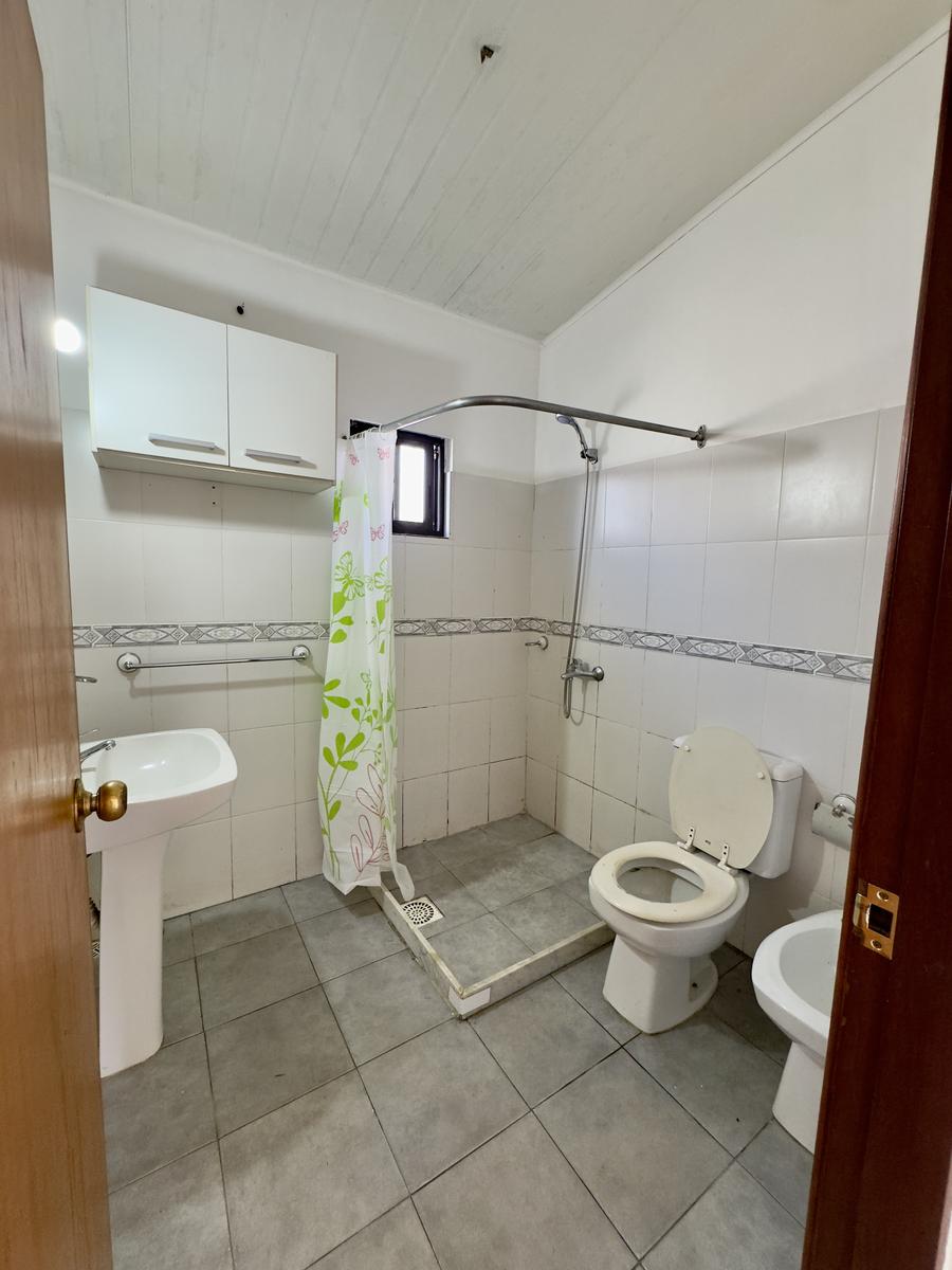 Alquiler de casa en Colonia con 2 dormitorios y patio · Foto 7