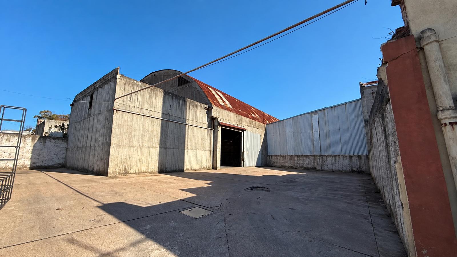 Veracierto y Zumaran, 1150 M2, Vig 24 Hs, zona habilitada para transito de contenedores!!