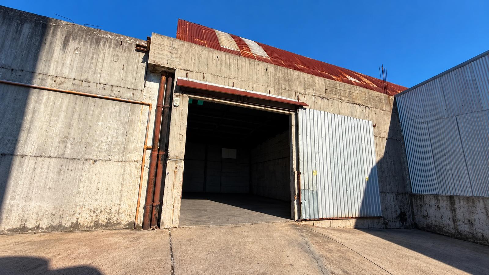 Veracierto y Zumaran, 1150 M2, Vig 24 Hs, zona habilitada para transito de contenedores!! · Foto 2