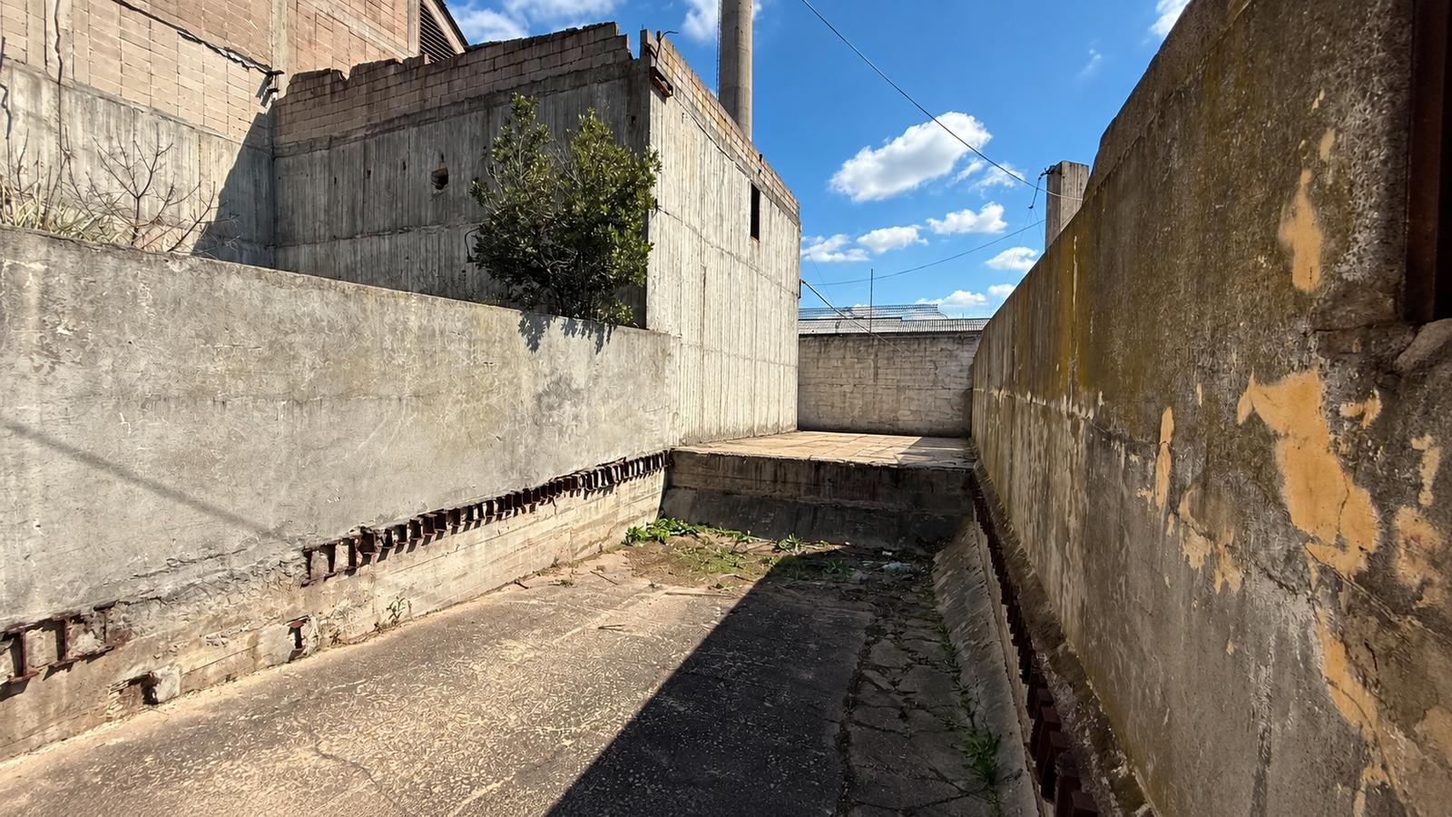 Veracierto y Zumaran, 1150 M2, Vig 24 Hs, zona habilitada para transito de contenedores!! · Foto 9