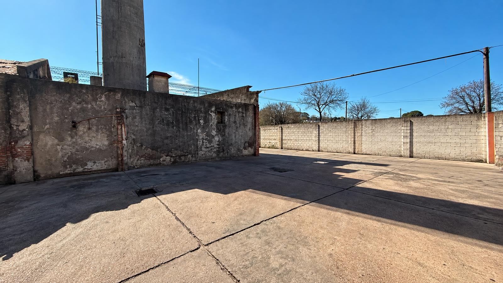 Veracierto y Zumaran, 1150 M2, Vig 24 Hs, zona habilitada para transito de contenedores!! · Foto 11