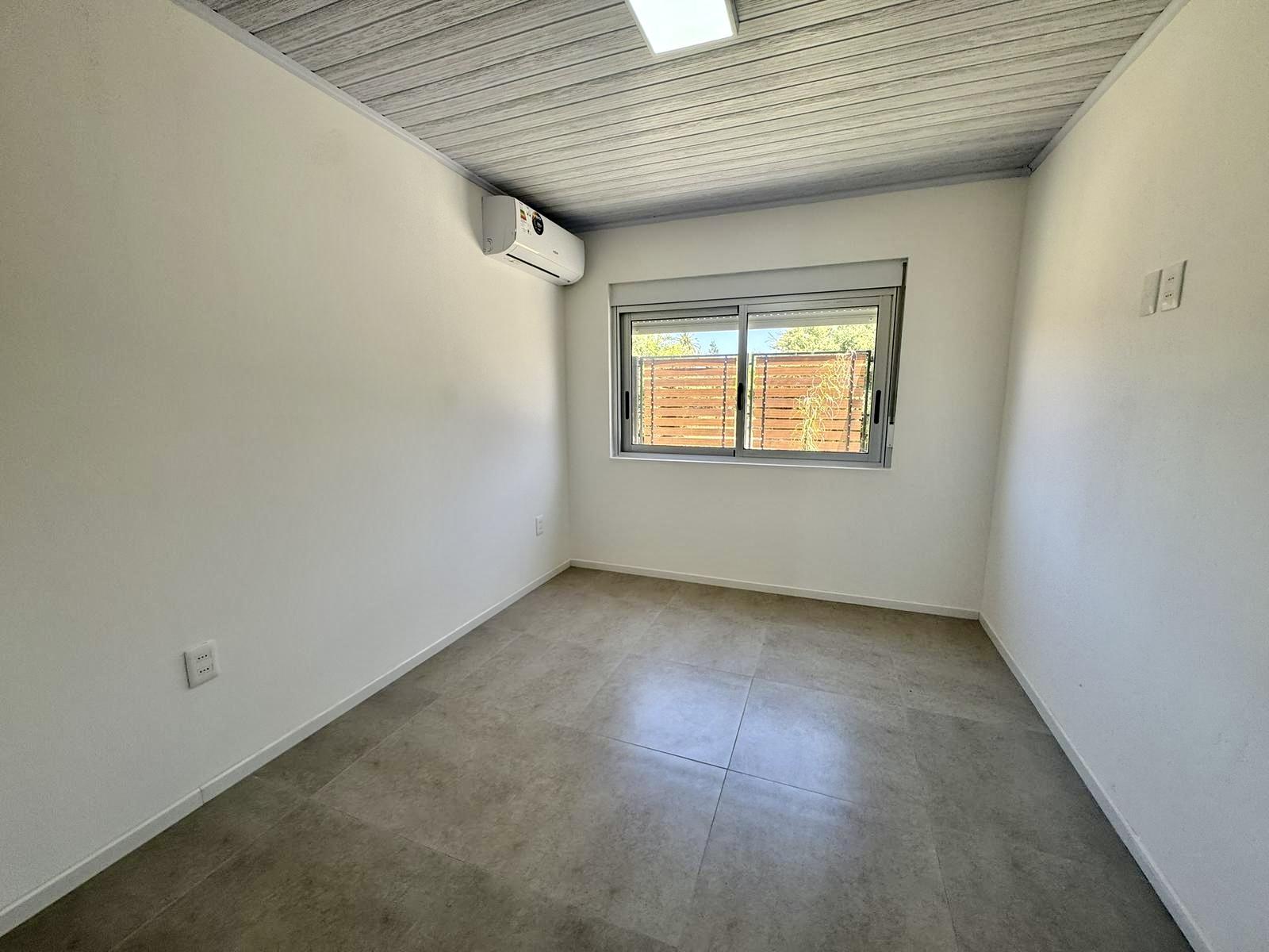 Alquiler/Venta de Casa de 2 dormitorios con piscina en Real de San Carlos, Colonia del Sacramento. · Foto 6