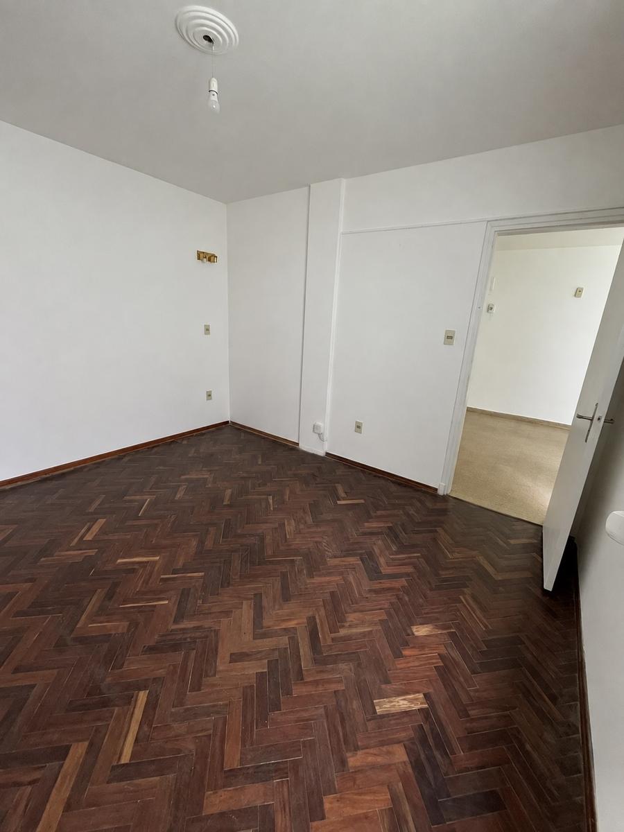 Alquiler de Apartamento de 1 dormitorio con patio en Parque Batlle, Montevideo. · Foto 11