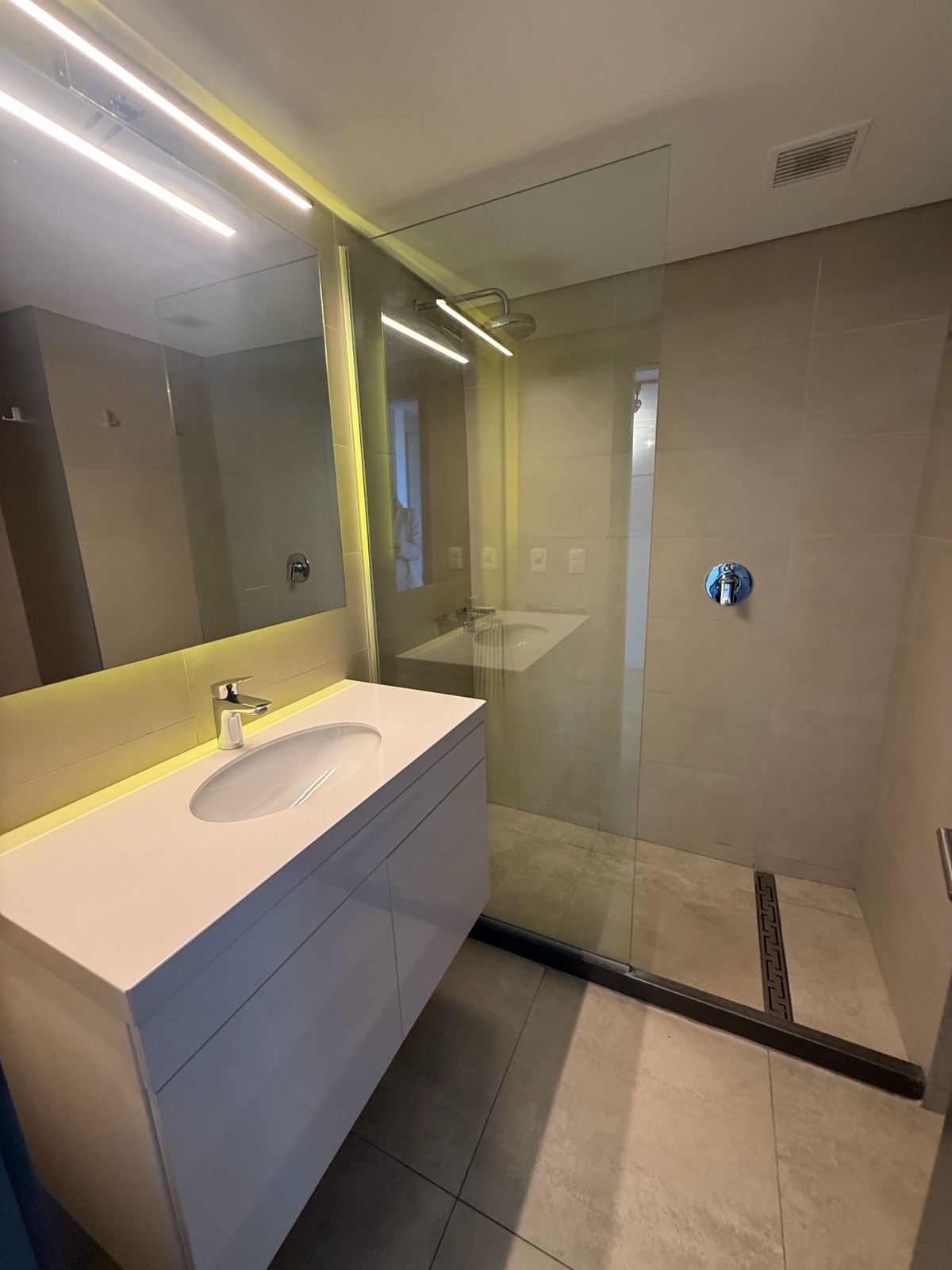 Divino apartamento en alquiler en Carrasco Boating · Foto 10