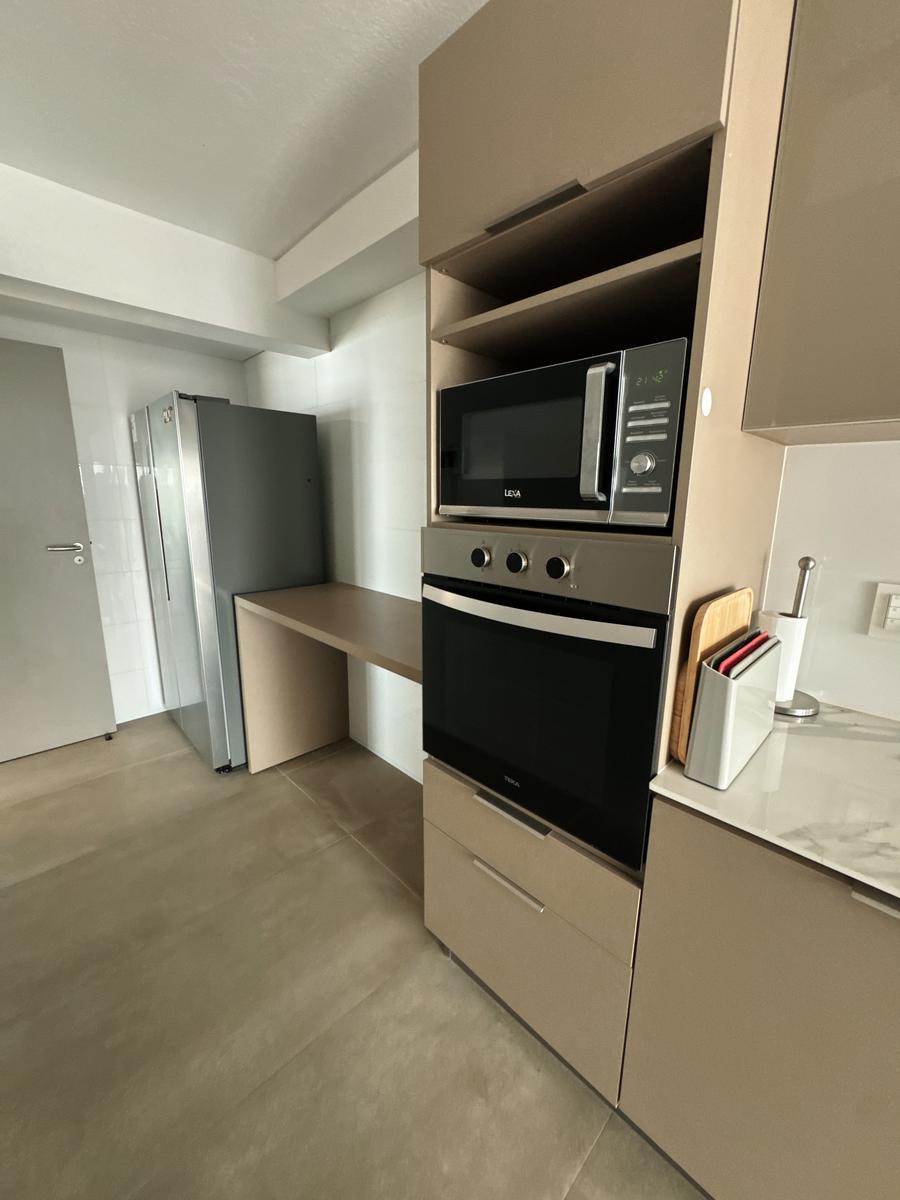 Venta/Alquiler de Apartamento de 3 dormitorios con vista al río en Malvín, Montevideo · Foto 12