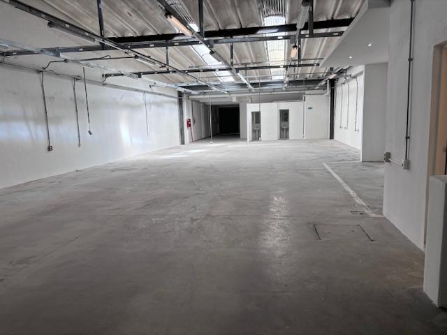 Depósito / Local Comercial en  RIVERA y SOCA · Foto 3