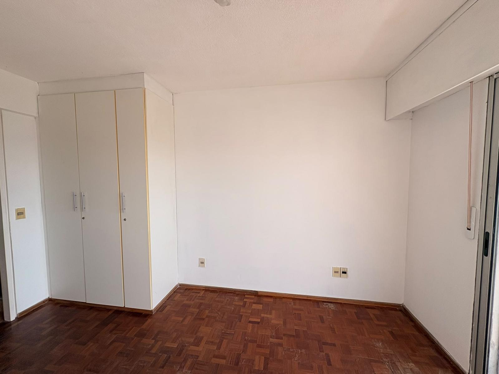 Apartamento en Punta Carretas de 3 Dormitorios al Frente con Garaje · Foto 10