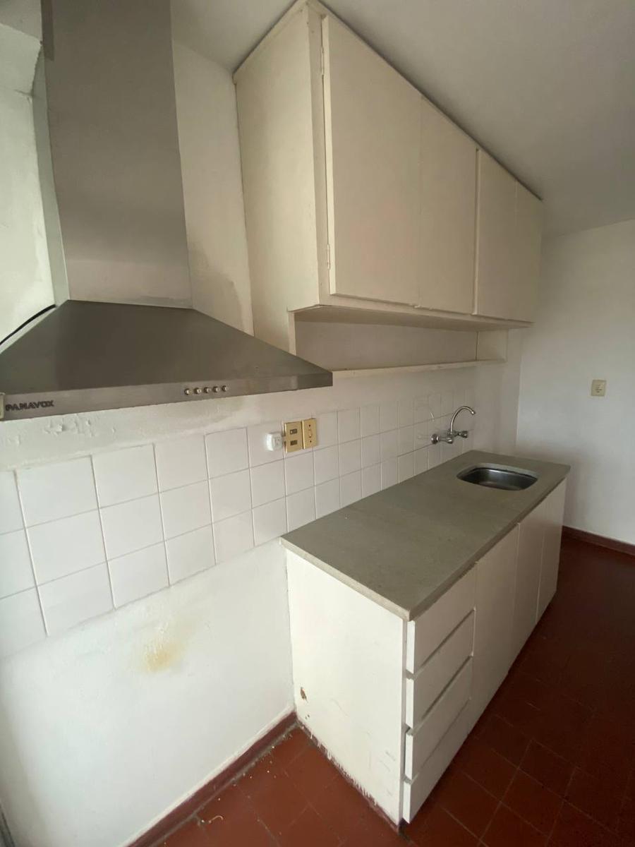 Alquilo Apartamento de 1 dormitorio con excelente vista a 20 metros de Agraciad. Paso Molino. · Foto 12