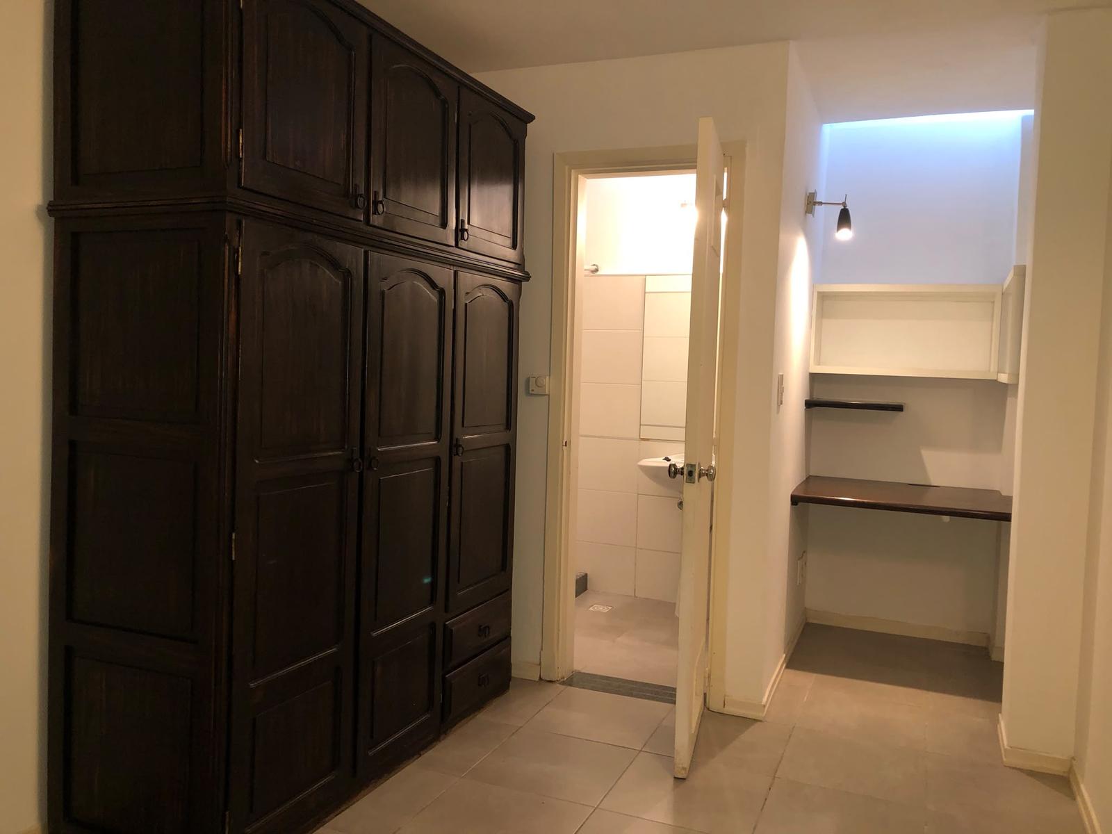 Alquiler Casa 3 dormitorios 3 baños con jardín, garaje y parrillero en Parque Rodó · Foto 11
