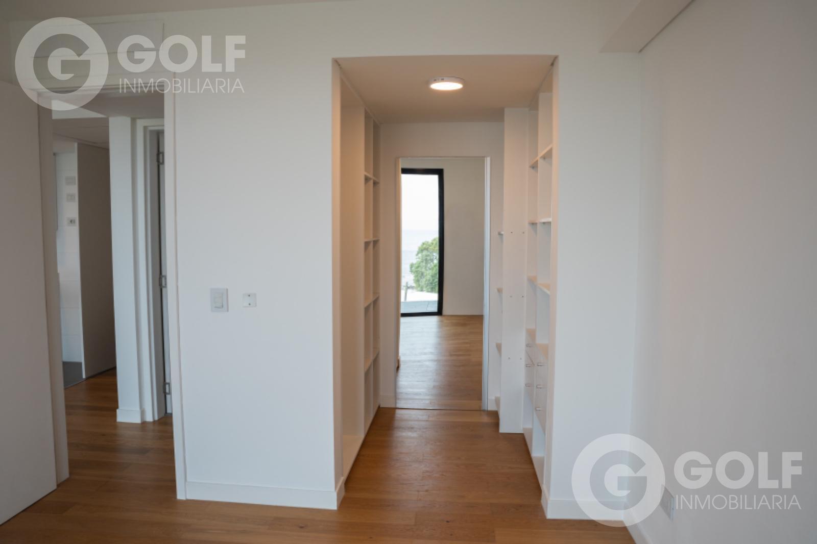 Alquiler apartamento de 2 dormitorios con garaje para un auto, vista al mar, Forum Puerto del Buceo · Foto 10