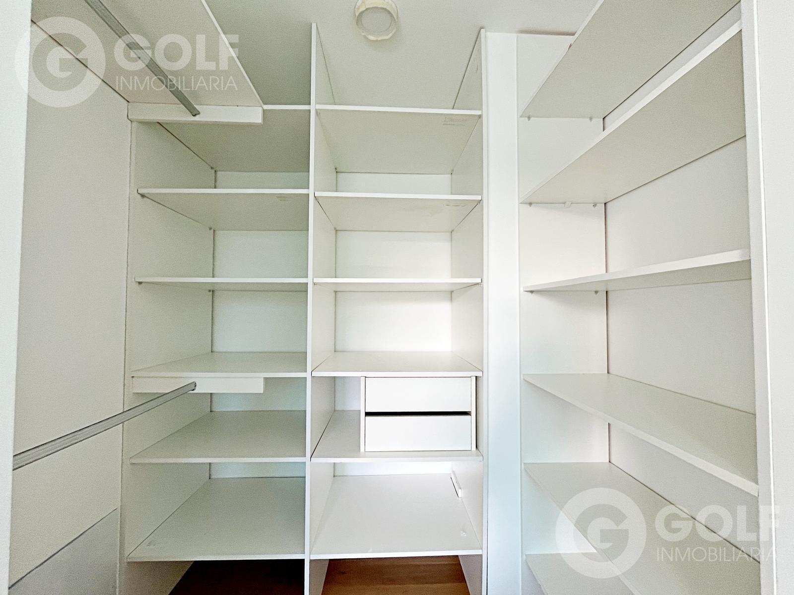 Alquiler apartamento de 2 dormitorios con garaje para un auto, vista al mar, Forum Puerto del Buceo · Foto 11