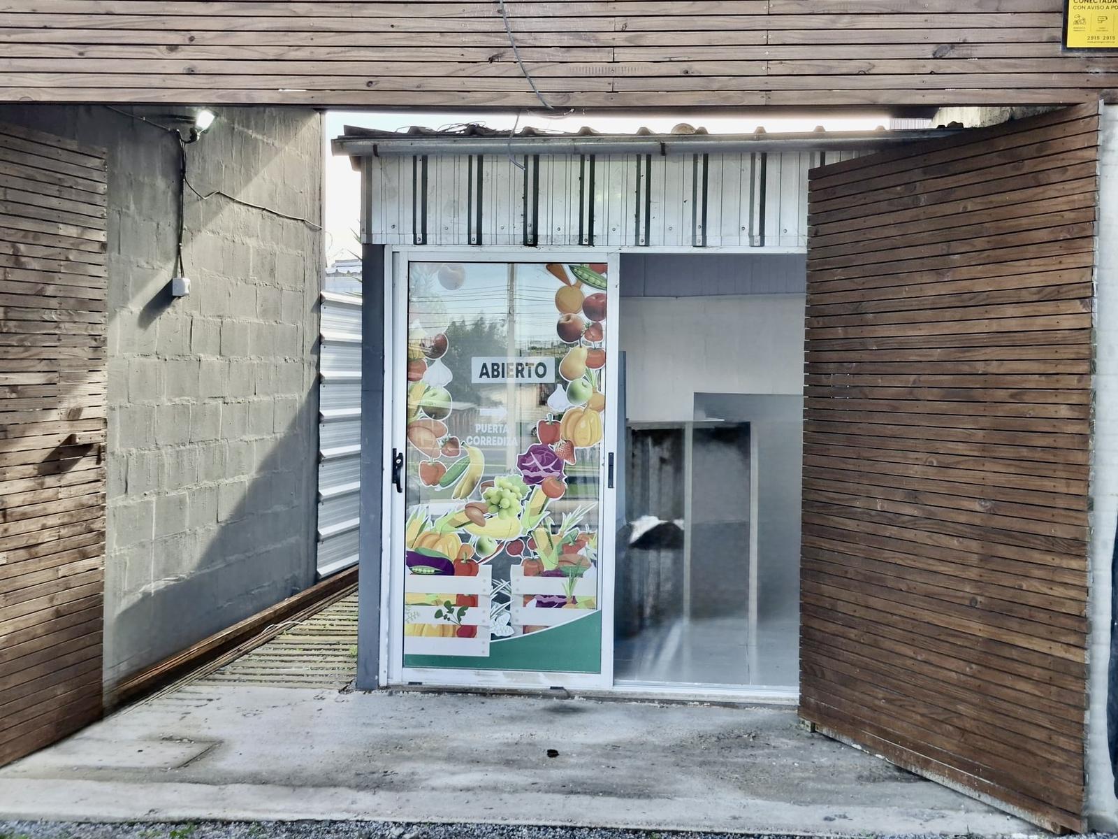 Alquiler de Local de 47 m2 sobre avenida en El General, Colonia del Sacramento · Foto 2