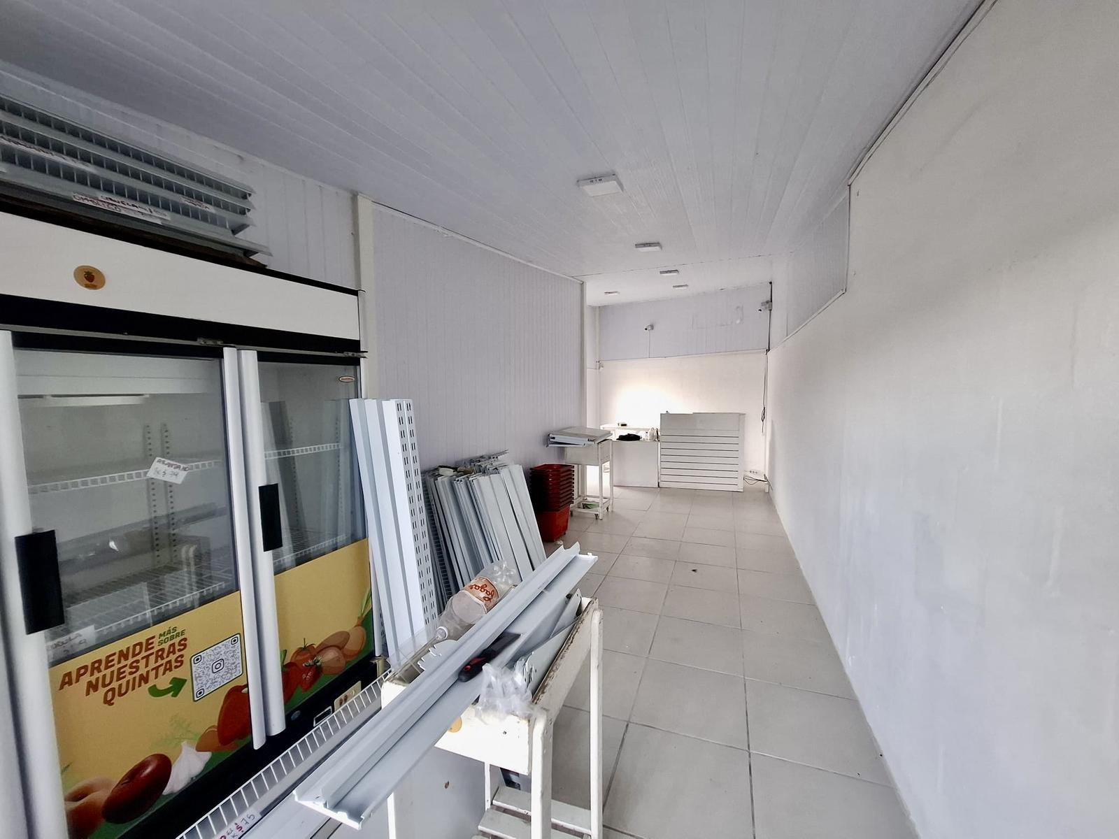 Alquiler de Local de 47 m2 sobre avenida en El General, Colonia del Sacramento · Foto 5