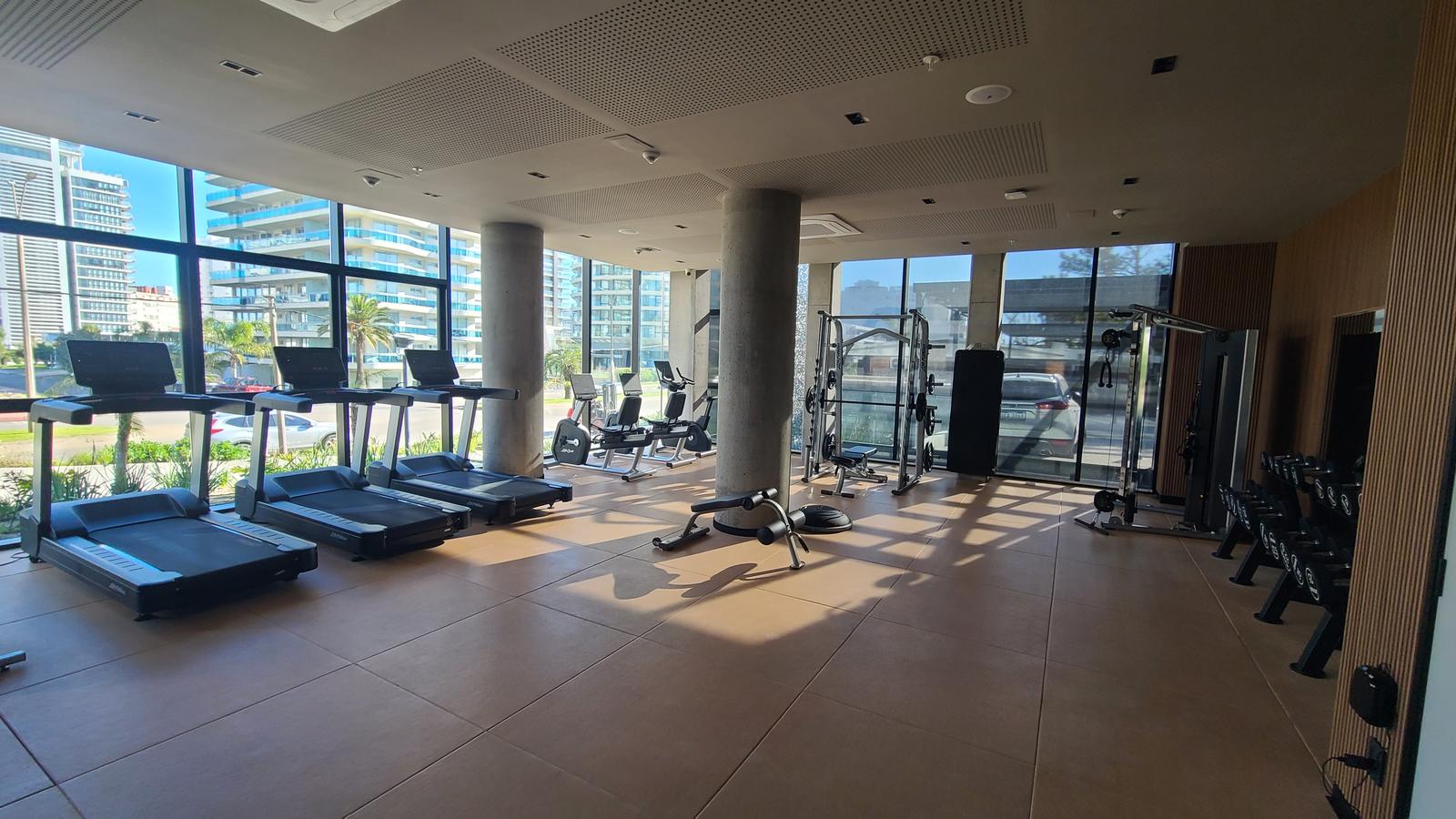 Departamento en Alquiler a Pasos del Playa Mansa y Brava - TM10336162 · Foto 4