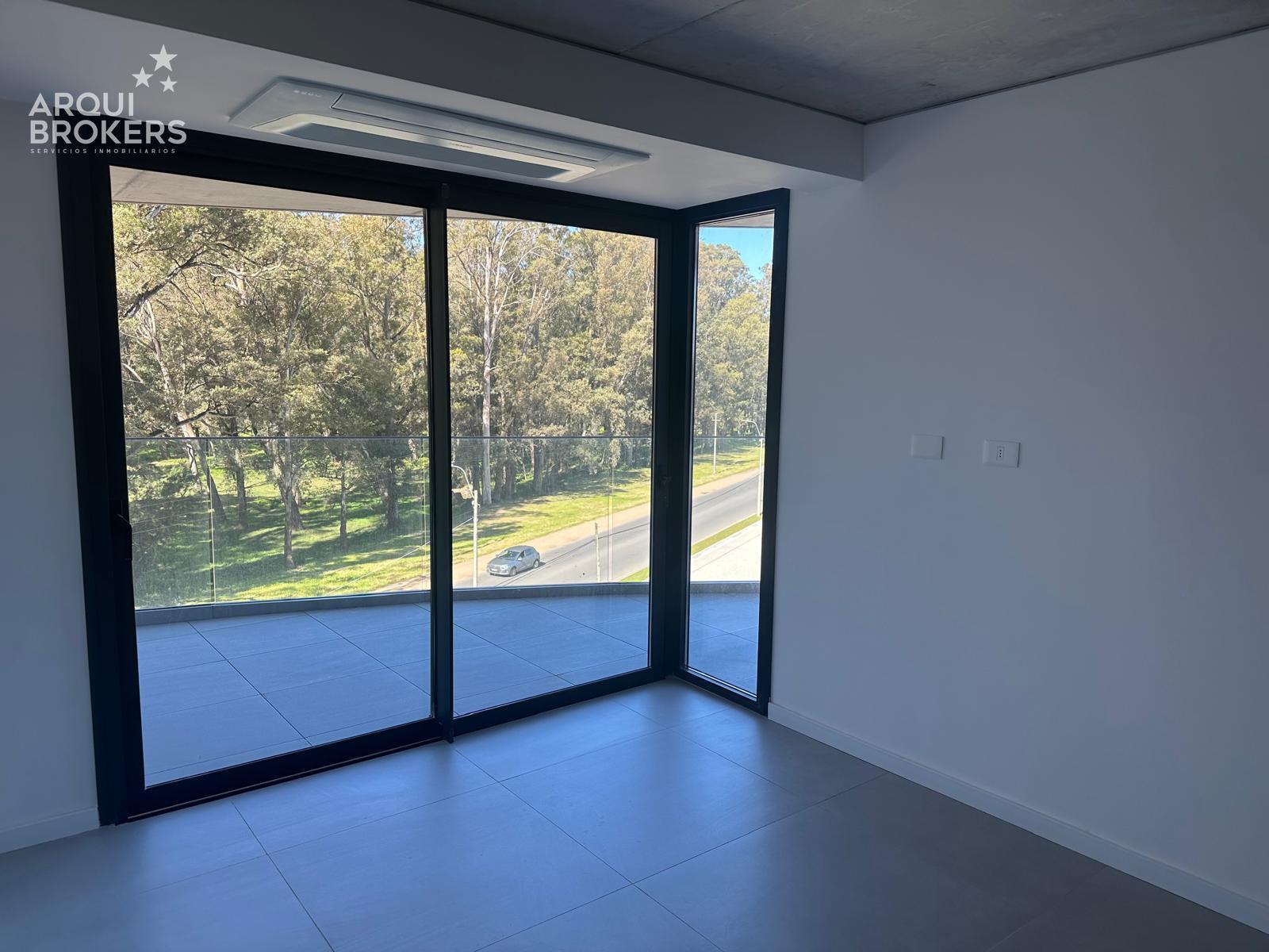 Apartamento de tres dormitorios en alquiler en Parque Roosevelt - 607 · Foto 4