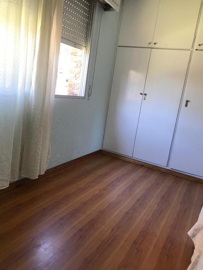 Apto, dos dormitorios, segundo piso por escalera, en Arcobaleno- Playa Mansa · Foto 7