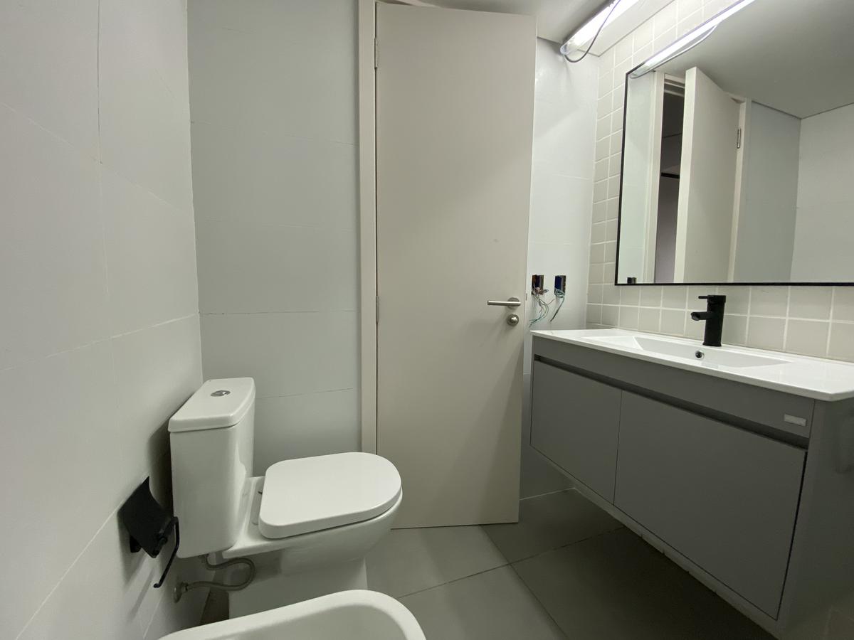 Alquiler de apartamento monoambiente tipo loft con amplio patio. Pocitos Nuevo · Foto 9