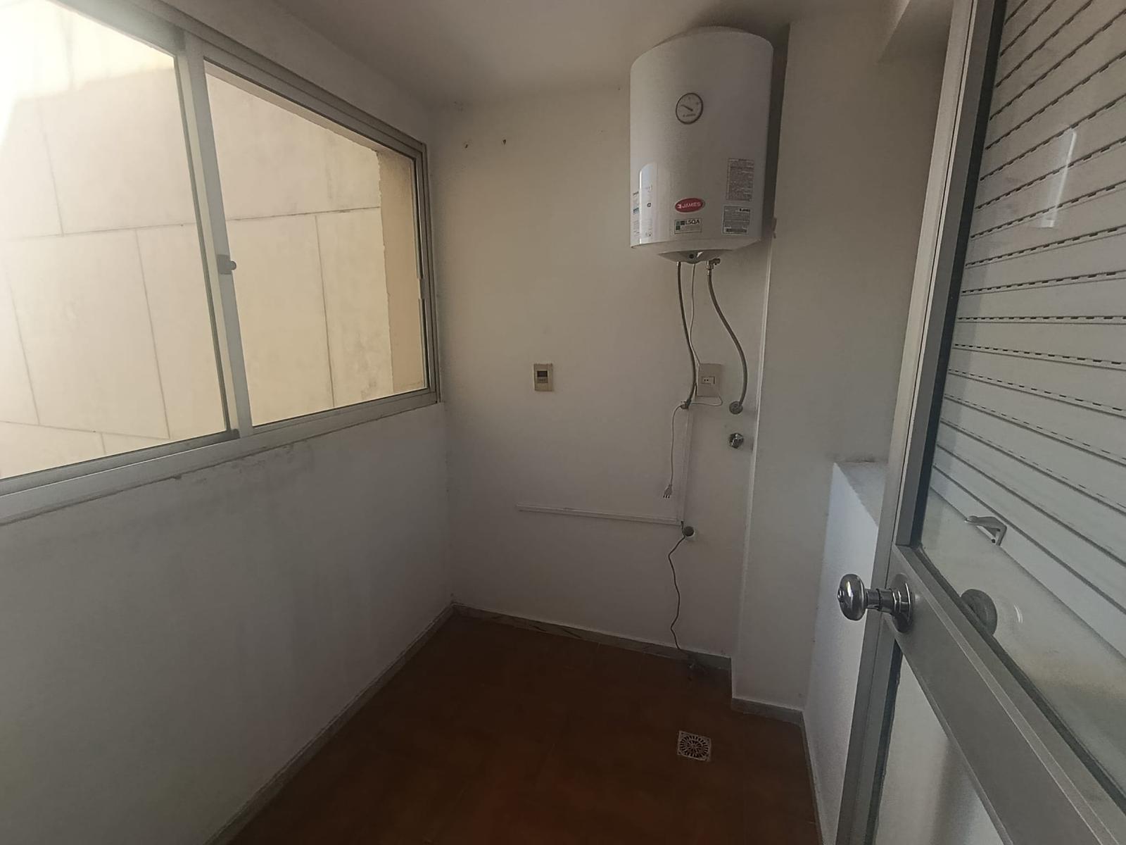 Golf, piso alto, vista, 100 m2 , 3 dormitorios, 3 baños, garaje !! · Foto 10