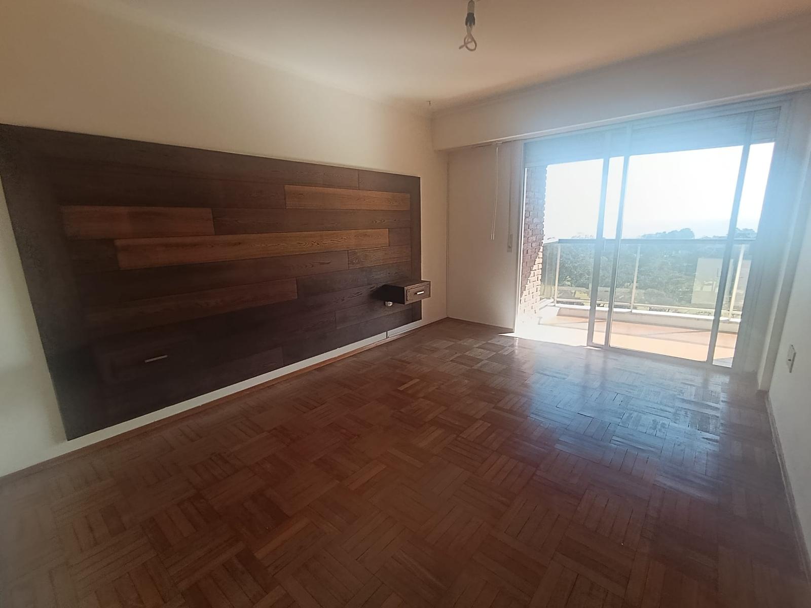 Golf, piso alto, vista, 100 m2 , 3 dormitorios, 3 baños, garaje !! · Foto 12
