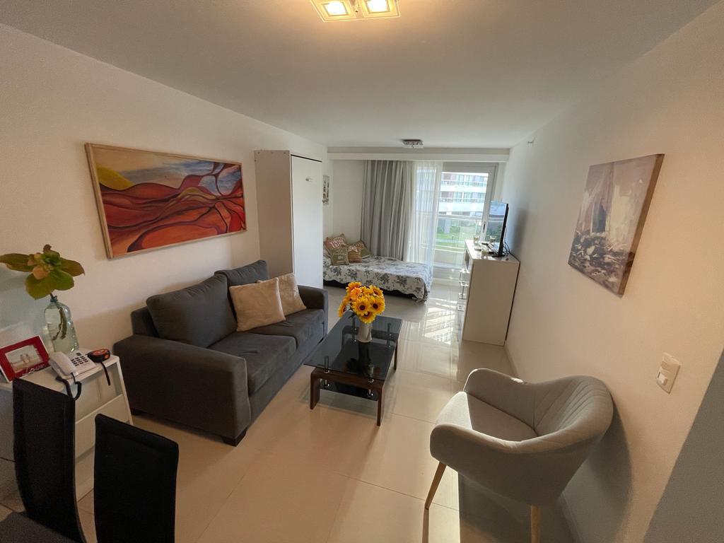 Apto playa brava, 1 dormitorio, terraza, parrillero, servicios · Foto 4