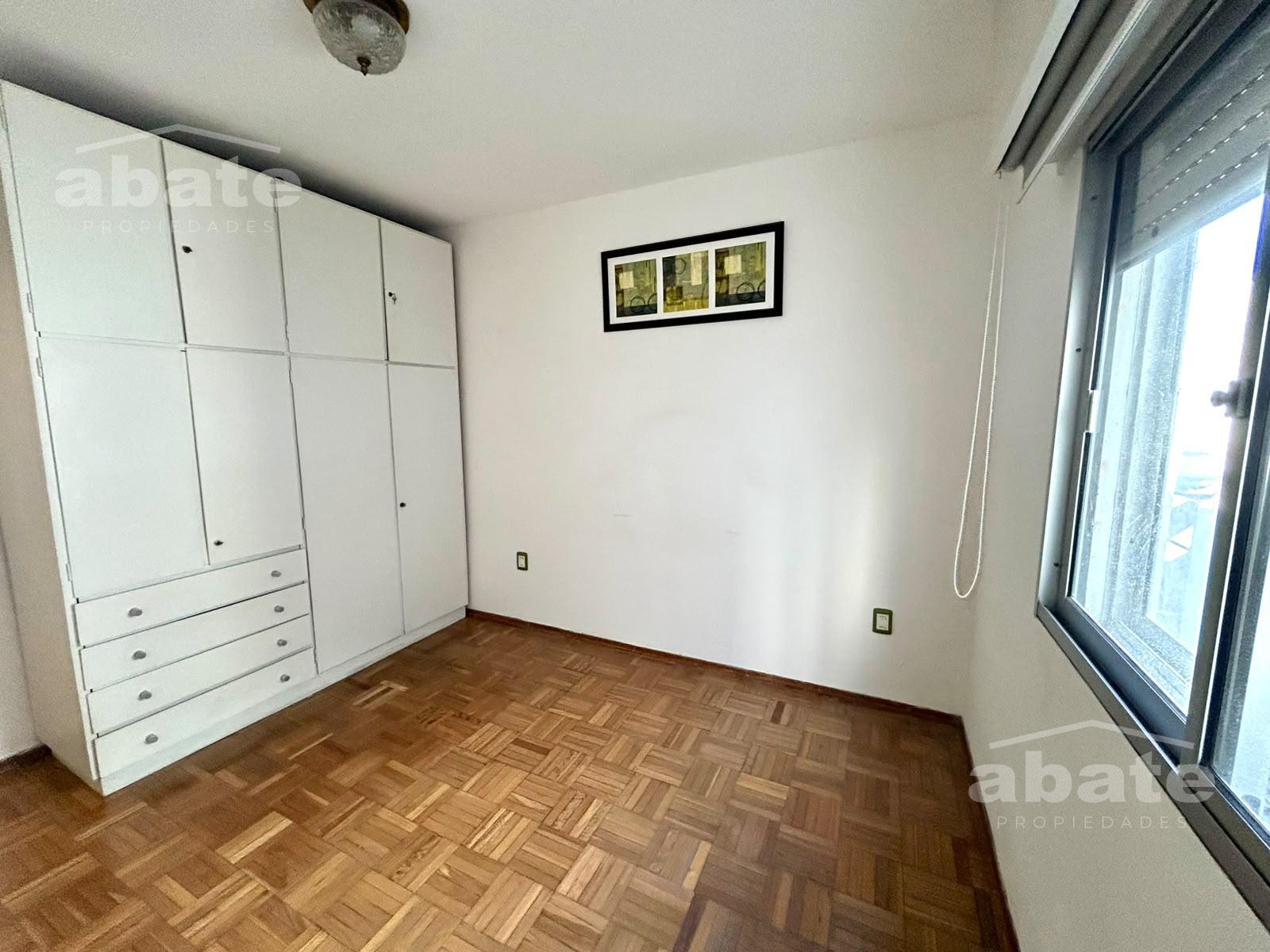 Alquiler apartamento a una cuadra de la Rambla, un dormitorio · Foto 11