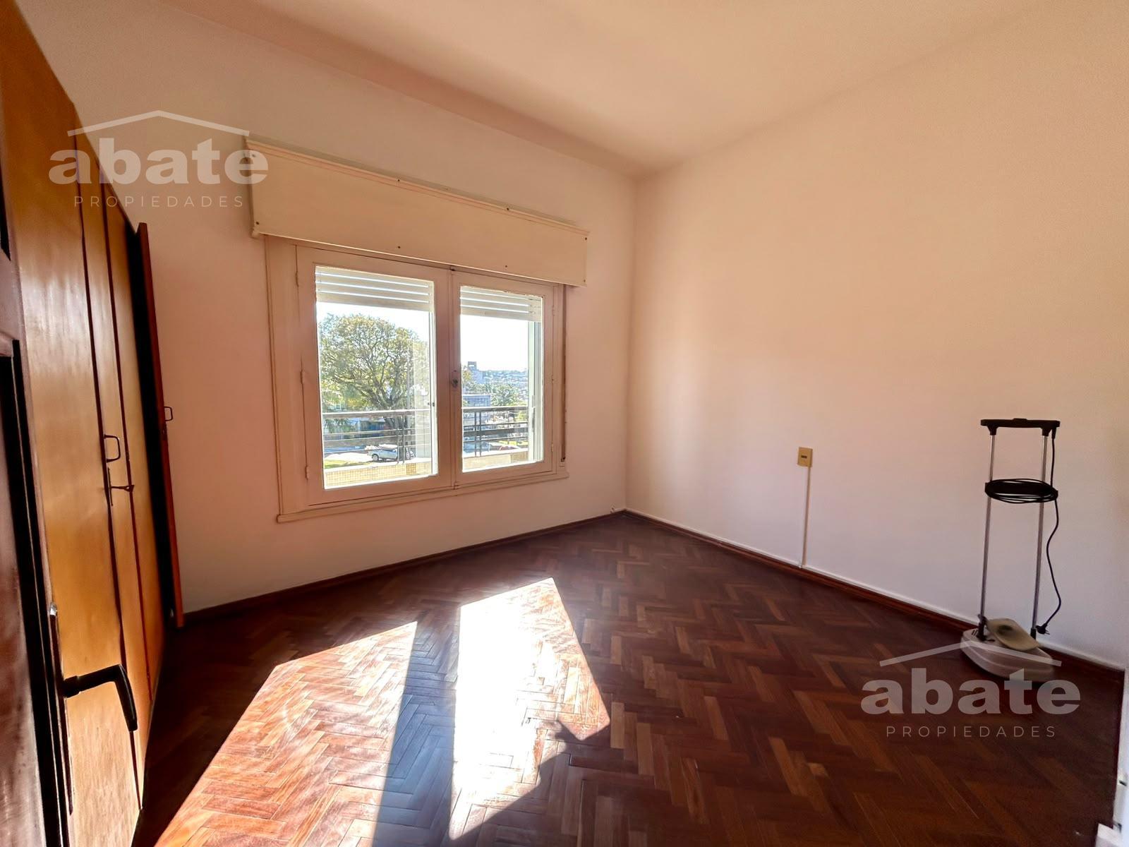Alquiler apartamento 2 dormitorios más escritorio , 2 baños , Malvín · Foto 10