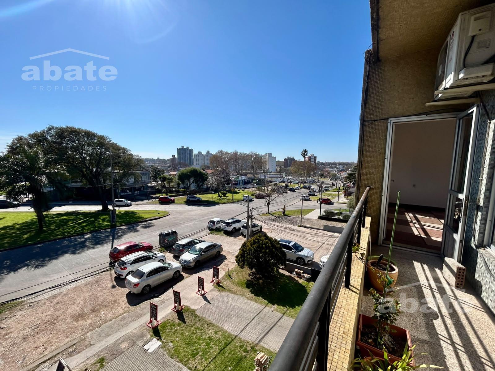Alquiler apartamento 2 dormitorios más escritorio , 2 baños , Malvín · Foto 12