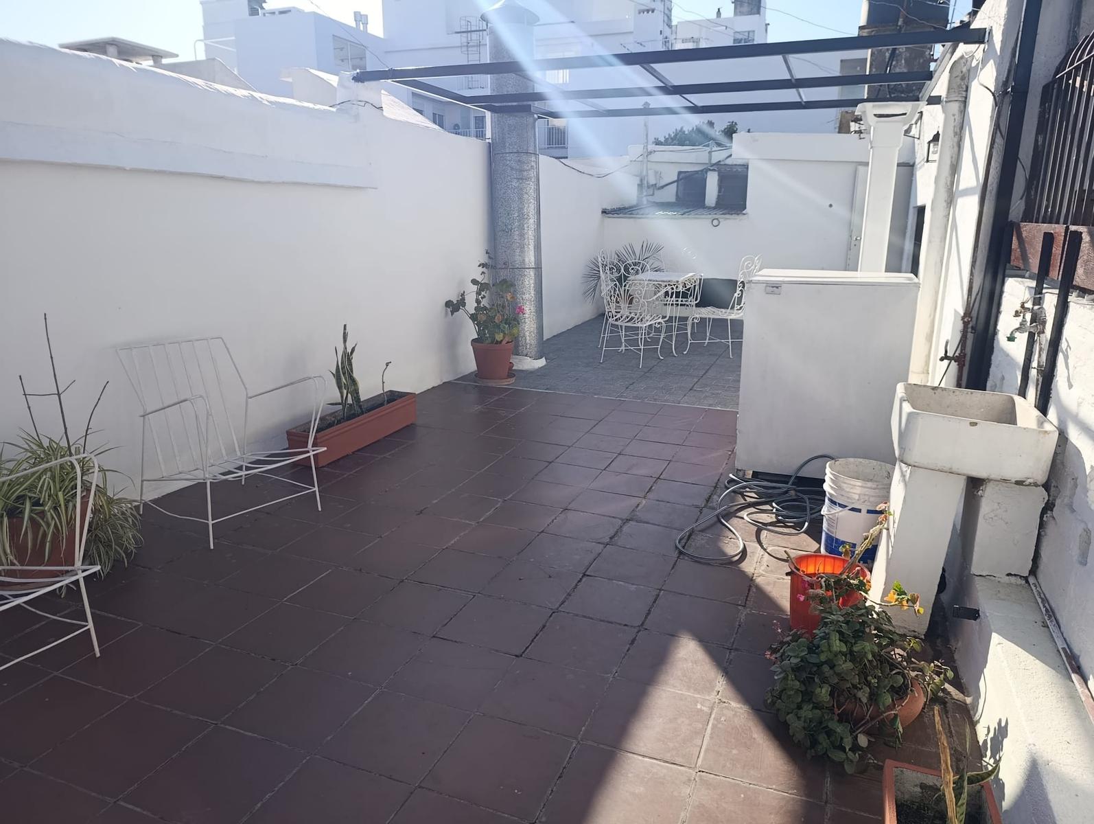 Casa cerca de 21 de setiembre. Con locomoción, servicios etc · Foto 11